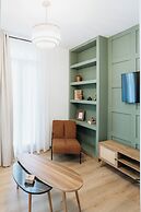 Canvas Color Your Stay