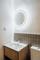 Canvas Color Your Stay