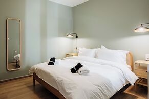 Canvas Color Your Stay