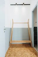 Canvas Color Your Stay