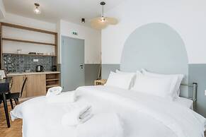 Canvas Color Your Stay