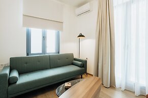 Canvas Color Your Stay