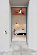 Canvas Color Your Stay