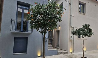 Canvas Color Your Stay