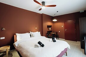 Canvas Color Your Stay