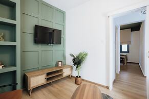 Canvas Color Your Stay