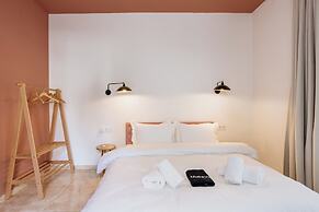 Canvas Color Your Stay