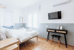 Canvas Color Your Stay