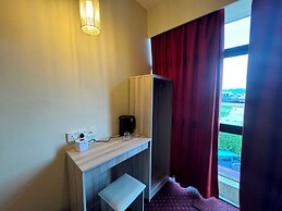 OYO 91148 Cozy Fox Hotel