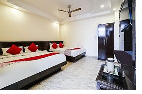 Hotel Seven Seas Opposit railway Station