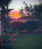 Gugel Waves Seaview 4BR Family Aparts