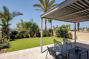 Gugel Waves Seaview 4BR Family Aparts