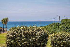 Gugel Waves Seaview 4BR Family Aparts