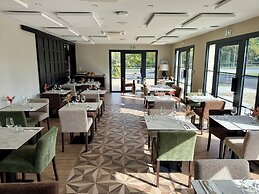 Hotel Restaurant Le Brennus (Logis Hotel)