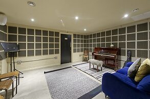 Hammersmith Student Living for Student Only