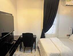 Smart Luxury Apartments & Suites