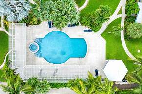 Coconut Bay 126 in West Bay