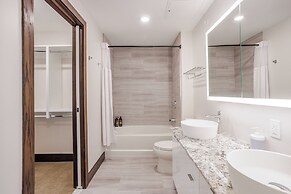 CozySuites - Sky Central