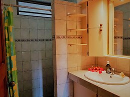 Huahine - Tipanier House