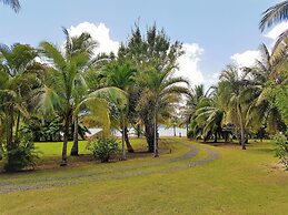 Huahine - Hibiscus House