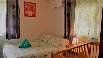 Huahine - Hibiscus House