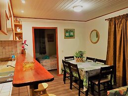 Huahine - Hibiscus House