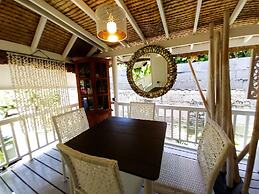 Tahiti - Fare Vainato Beach