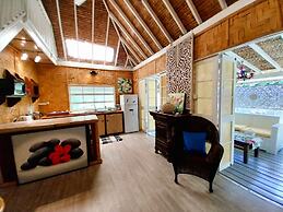 Tahiti - Fare Vainato Beach