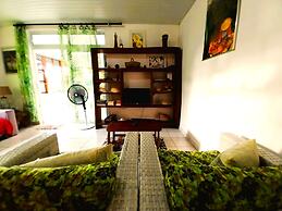 Tahiti - Haumaru Beach Fare