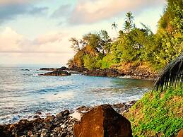Tahiti - Haumaru Beach Fare