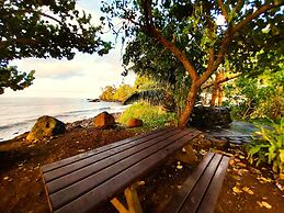 Tahiti - Haumaru Beach Fare