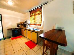 Tahiti - Haumaru Beach Fare