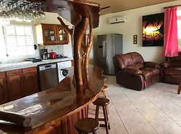 Huahine - Maroe Villa One