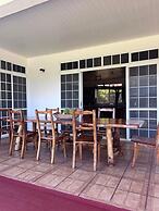 Huahine - Maroe Villa One