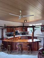 Huahine - Maroe Villa One