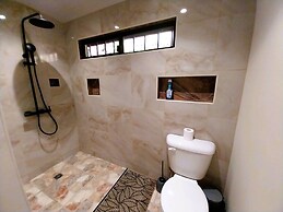 Tahiti - Vetea Pool Fare