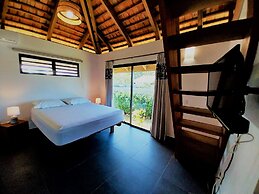 Moorea - Toatea Beach Hoe