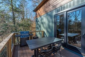 Wet Dry Sauna w Fireplace Close to Waterfalls