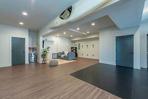 Wet Dry Sauna w Fireplace Close to Waterfalls