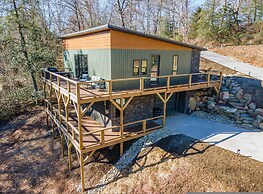 Wet Dry Sauna w Fireplace Close to Waterfalls