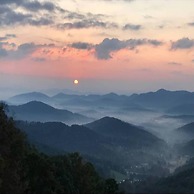 Sky-high Luxury w Million Dollar Views