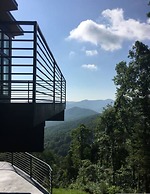 Sky-high Luxury w Million Dollar Views