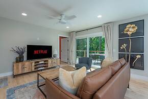 Hot Tub Nestled in the Forest w Chef s Kitchen