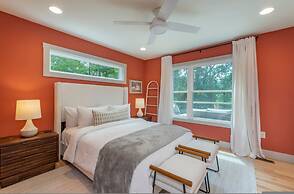 Hot Tub Nestled in the Forest w Chef s Kitchen