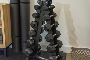 Rejuvenate in the Mtns w Sauna 5 min Drive to DT