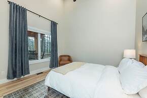 Rejuvenate in the Mtns w Sauna 5 min Drive to DT