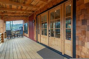 Rejuvenate in the Mtns w Sauna 5 min Drive to DT