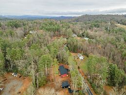 Rejuvenate in the Mtns w Sauna 5 min Drive to DT