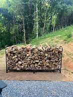 Tiny Home Getaway 15 min Drive to DT w Hot Tub