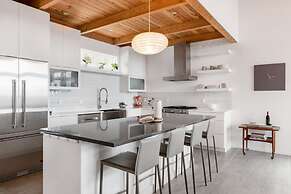 Luxury Retreat in the Clouds Jaw-dropping Views